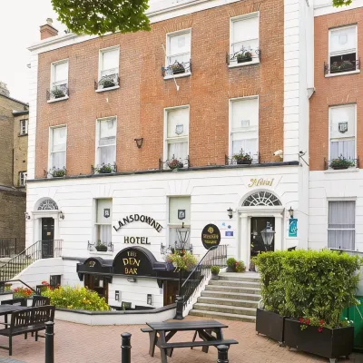 The Lansdowne Hotel โรงแรมใกล้สนามกีฬาอาวีวา