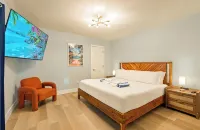 Pool - Free Parking - Apartment - 500 Feet from Beach - Condos
