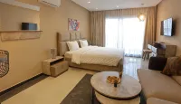Playa Del Pacha Suites Hotel - 2-Star