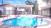 Beach access condo in the heart of Rincón. Short walk to town. - Pools