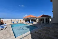 Newly Build - Across The Road from The Beach  - 7 bdrm/7 bthrms - Villas