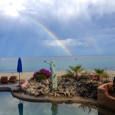 Casa Bella Beachfront. in Town. White Sandy Beaches & Palmas Pickleball Nextdoor