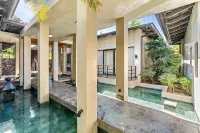 Casa Fuente Beachfront Villa in Playa Langosta Tamarindo. - Gym