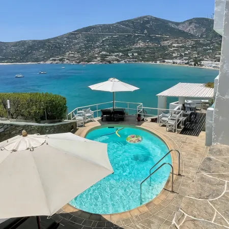 Niriedes Hotel