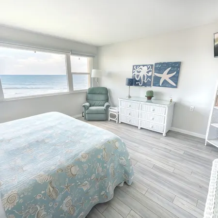 Direct Oceanfront 2Br Condo w/ Balcony & Beach Views, Unit 332