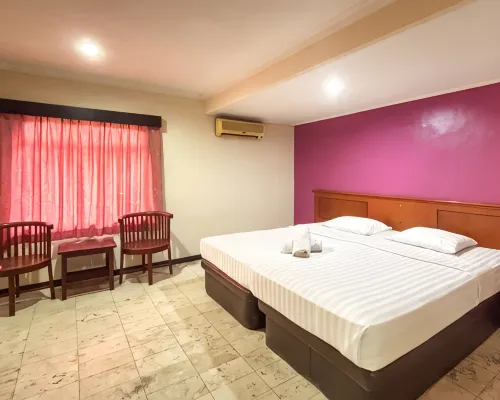 Hotel Pasar Besar RedPartner near Tugu Pahlawan Hôtels à : Bubutan