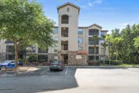 NEW Listing Gorgeous 2 bd Condo - 4-نجوم