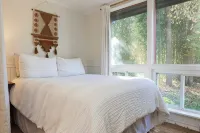The Mac House - With a Hot Tub! - 2-Star
