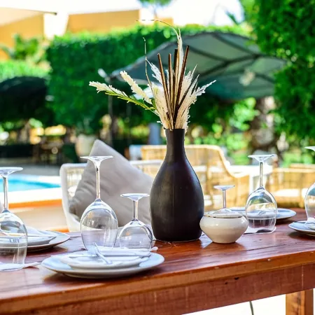 Suites Hôtel les Charmilles & Spa