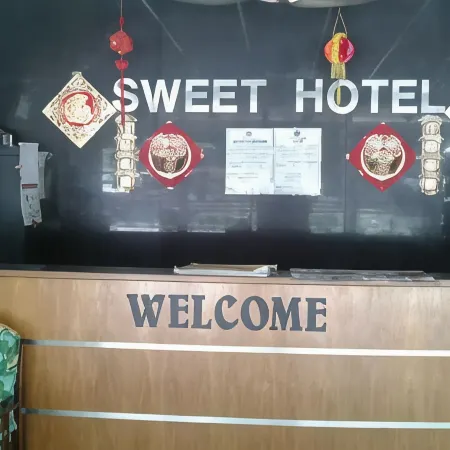 Sweet Hotel Mersing Отели в г. Мерсин