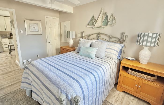 Pool Swim Spa-Hot Tub!  300 Feet to Secluded Beach!  Kayaks!! Bayshore Getaway!