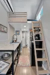 Tiny House with Loft Bed, Kitchenette, Parking in a Quiet Downtown Neighborhood - Apartments