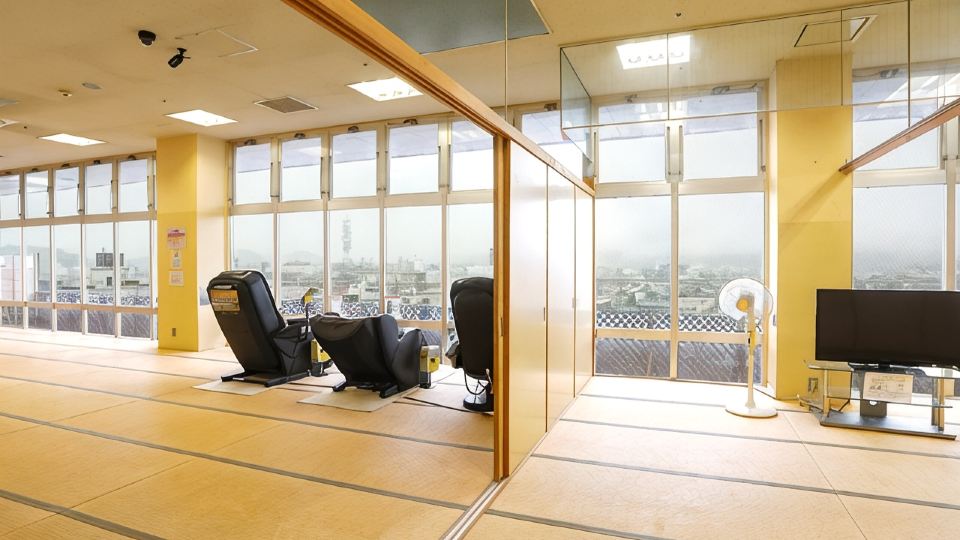Niko Niko Capsule Hotel