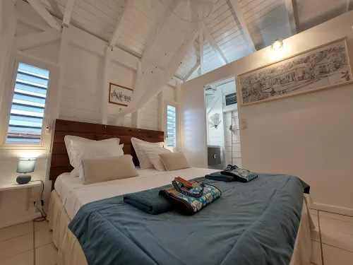 LOVE LODGE GUADELOUPE! Come and recharge your batteries in a Guadeloupean cocoon.