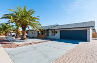 Peoria Paradise -Spacious 4 Bed w/ Heated Pool, Putting Green, Amazing Backyard! - บังกะโล
