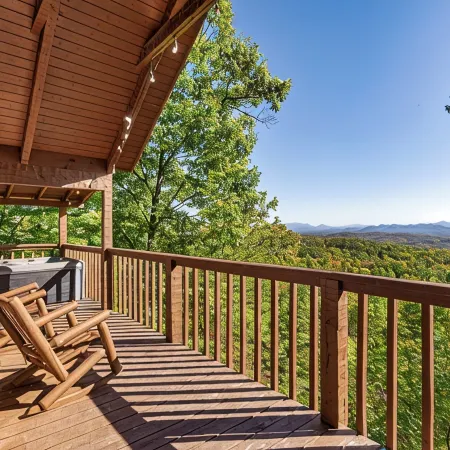 ROMANTIC Retreat! Mountain VIEWS! NEW Hot Tub! PET Friendly! Fireplace!