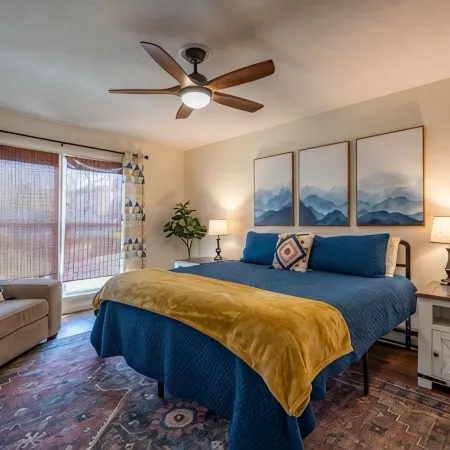 Stroll to Park, Shops, Restaurants in Downtown WJ!