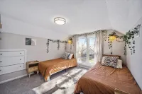 Wichita Getaway • Popcorn • Fast Wi-Fi & free Coffee bar - Bungalows