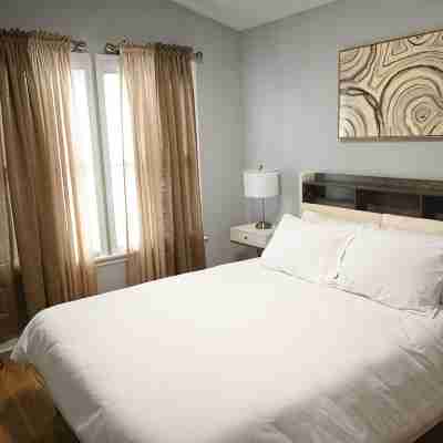 Charming 3-bedroom house with WiFi, AC in welcoming Louisville Rooms