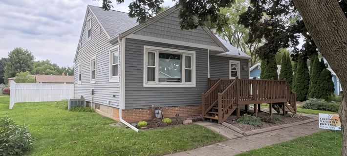 Welcoming Updated 3-Bedroom House Close to Downtown Clear Lake and City Beach! Hotels in Clear Lake