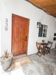 Bright and cozy modern studio steps from the beach - Kondo