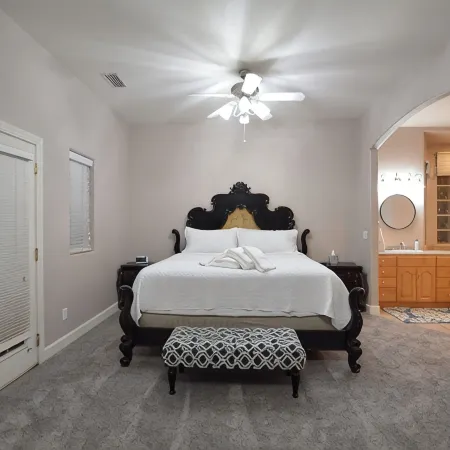 4-bedroom house with Pool, WiFi and AC close to Lake Powell and Antelope Canyon.