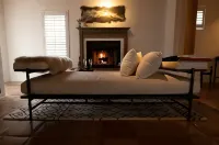 Peaceful Suite in Desert Inn- Black Mesa King Room - breakfast