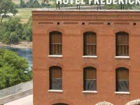 Hotel Frederick Hotels in Cooper County