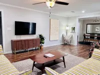 The Casino Cottage in Durant! Hotel Amenities, 2 Kings, 4mi to Casino, Sleeps 8 Hotels in Durant