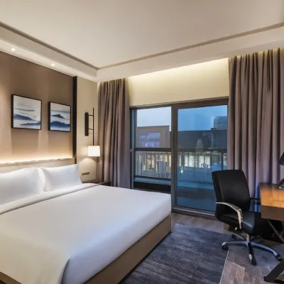 Aber Al Takhassusi Hotels near Riyadh Golf Courses