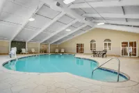 Days Hotel by Wyndham Toms River Jersey Shore - Pools