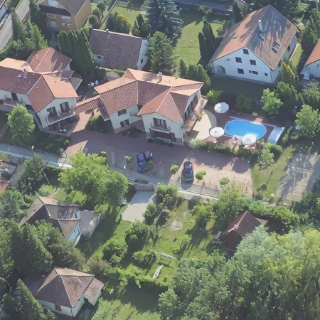 Hullám Villa B&B