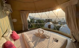 Stratus Resort
