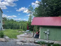 Sugarbush Tiny House/Cabin on 3.2 Acres at the base of Sugarbush-Mount Ellen