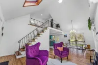 Luxe 10 guest Cottage Ski/Golf/Fire Pit/Lakes/Hike - 4-Star
