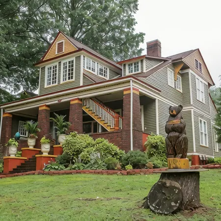 Bear House 1890, Sherfey Suite, Perfect Getaway, Walk to Cafes, Outdoor Activity