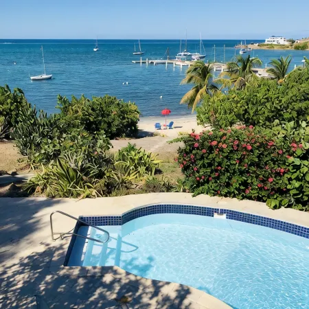 Holly's Beach Folly - Amazing Waterfront Villa, Sandy Beachfront, Pool, East End