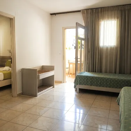 Ilian Beach & Apartments