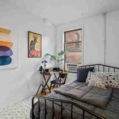 3 BED 2 BATH Pre-War Apartment in Williamsburg, Brooklyn Townhouse Rooms