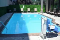Comfort Inn & Suites Beaverton - Portland West - Pools
