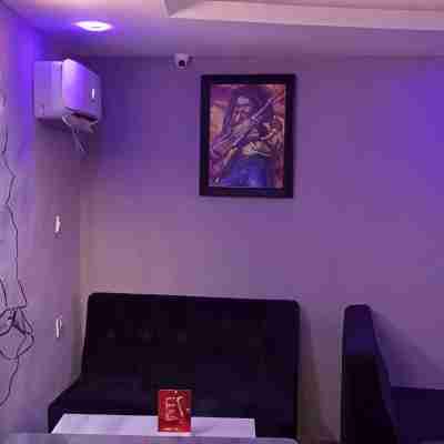 Appleville Suites Dining/Meeting Rooms