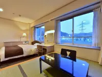 茅野天空景觀酒店 - 停車場