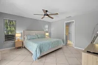 Quiet home near esplanade & tiger tail beach. heated pool & bikes - 2-Star
