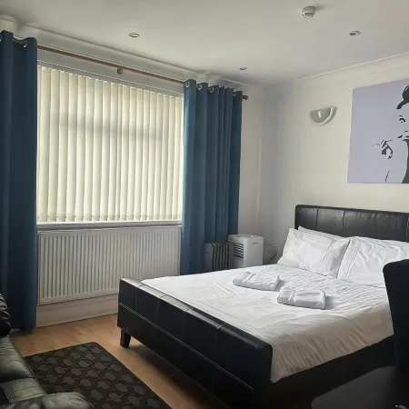 3 Luxury En-suite Bedrooms