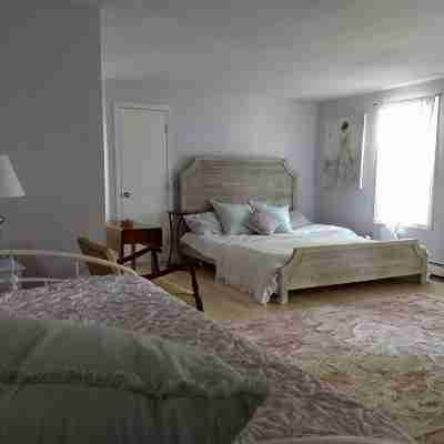 Summer Rental in Brewster, Walk to the ponds! Rooms