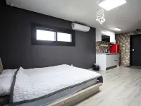 Jeju Sanammae House Pension โรงแรมใกล้หาดกิมนยอง