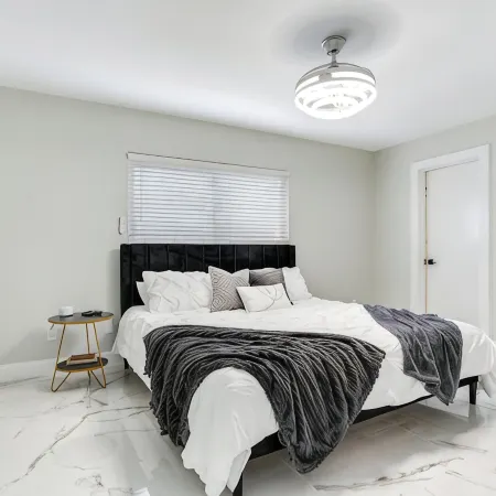 Villa Luxe ~ heated saltwater pool ~near famous beaches