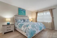 Palm Bay Club on Siesta Key  see our new bathrooms. - 3 tähden
