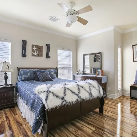 Boardwalk Home One Block to Kemah Activities