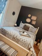 11 bed 7 bath large home and able to ride right from the home to the HMT trails